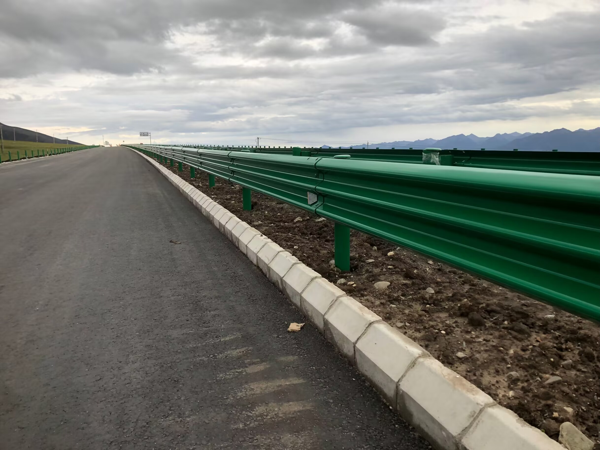 叙永县乡村公路波形护栏波形护栏板 - 推荐